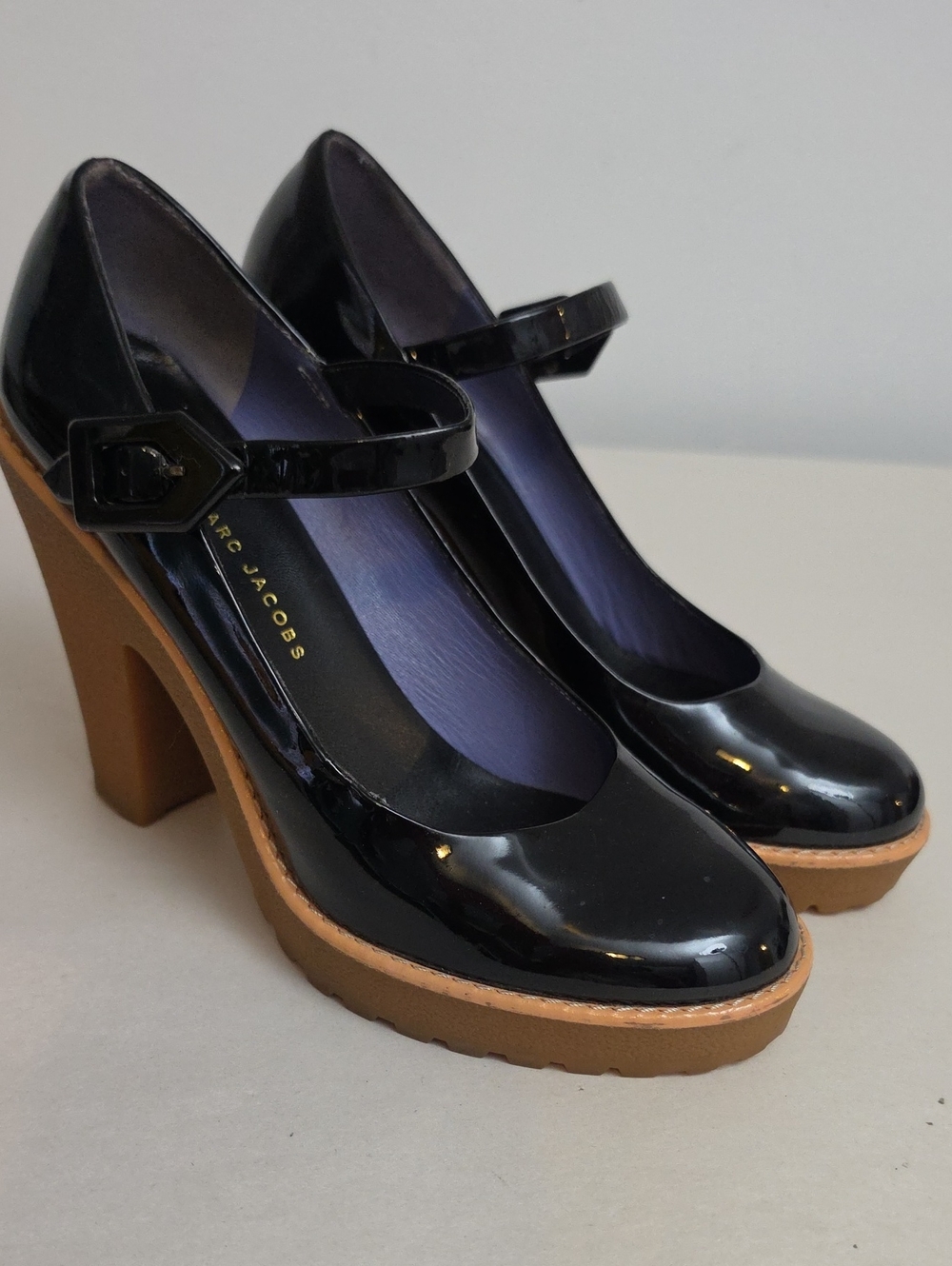 Marc Jacobs Black Patent Mary Jane Platform Pumps with Tan Block Heel Sz 7